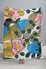 83 Oranges Aksa Throw Blanket